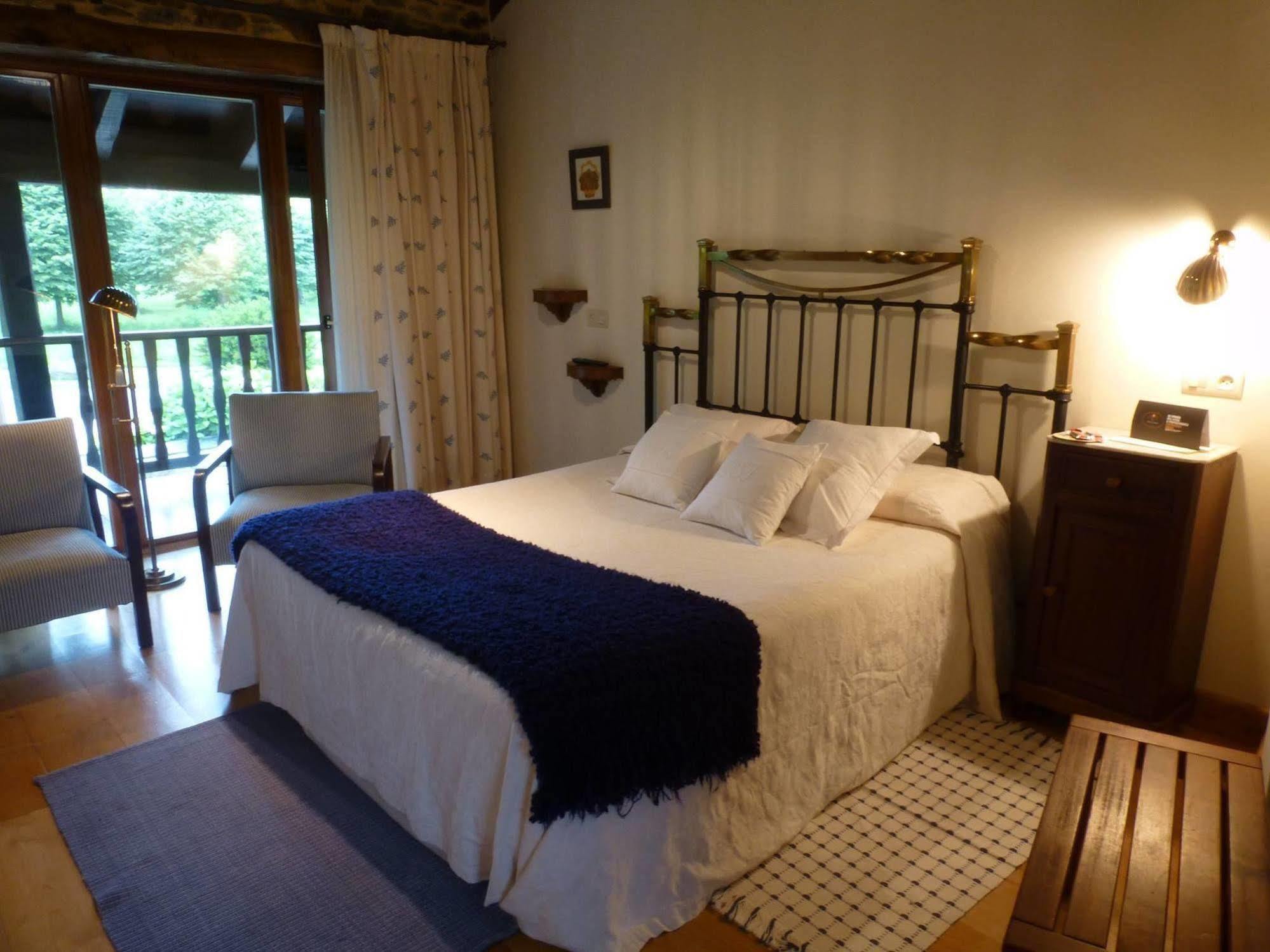 Casa Peleyon Bed & Breakfast Castropol Exterior foto