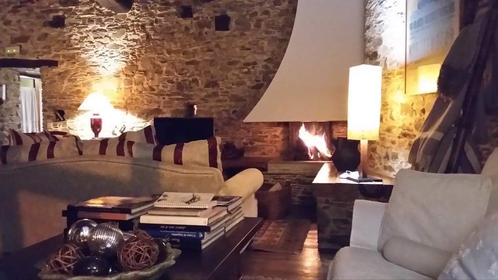 Casa Peleyon Bed & Breakfast Castropol Exterior foto